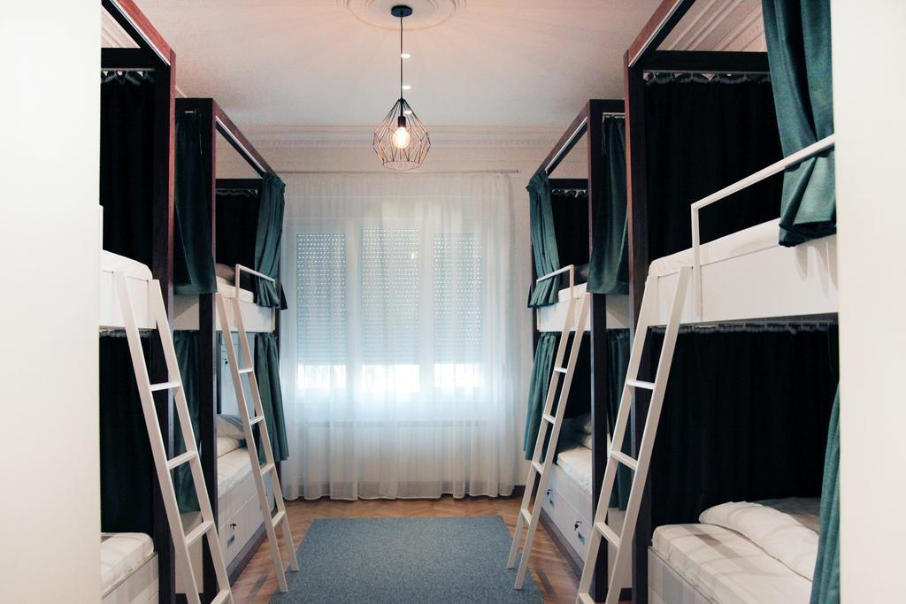 Hostel Karavan Inn Belgrád Szoba fotó